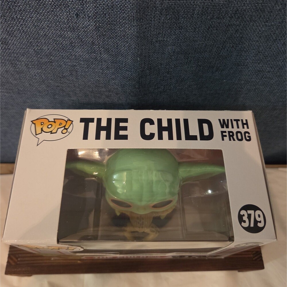 Funko Pop Star Wars The Child With Frog #379 Grogu Vinyl Figure MIB - Picture 11 of 16